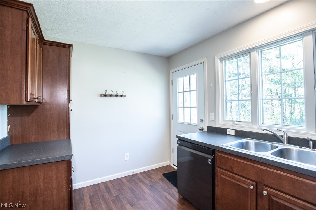 835 Bellus Road Hinckley, OH 44233 - Photo 4 of 27 Gallery Image 4