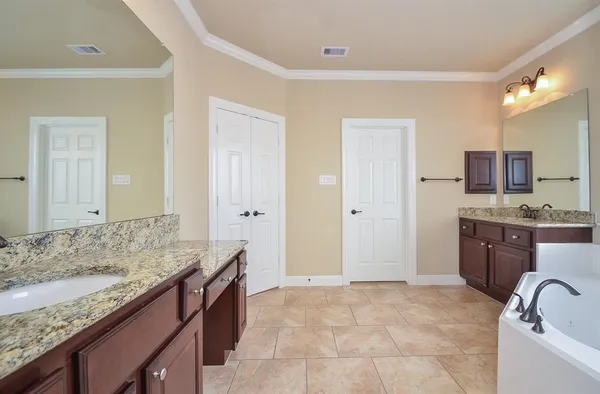 $4,200 | 510 McAllister Avenue, Sugar Land, TX 77479