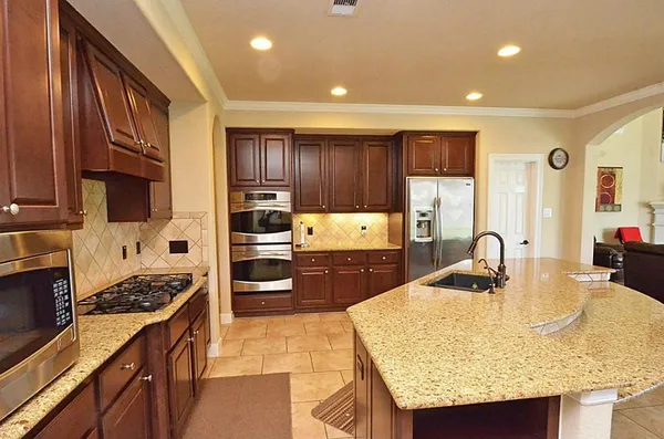 $4,200 | 510 McAllister Avenue, Sugar Land, TX 77479