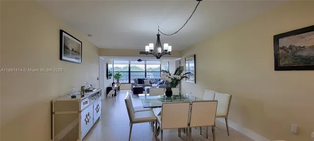 $329,000 | 1530 Whitehall Drive, Unit 405, Davie, FL 33324