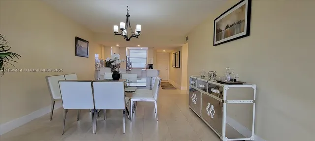 $329,000 | 1530 Whitehall Drive, Unit 405, Davie, FL 33324