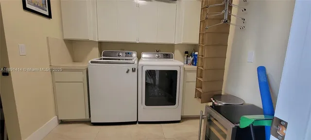 $329,000 | 1530 Whitehall Drive, Unit 405, Davie, FL 33324