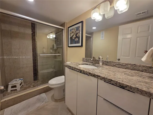 $329,000 | 1530 Whitehall Drive, Unit 405, Davie, FL 33324