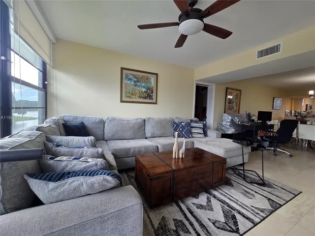 $329,000 | 1530 Whitehall Drive, Unit 405, Davie, FL 33324