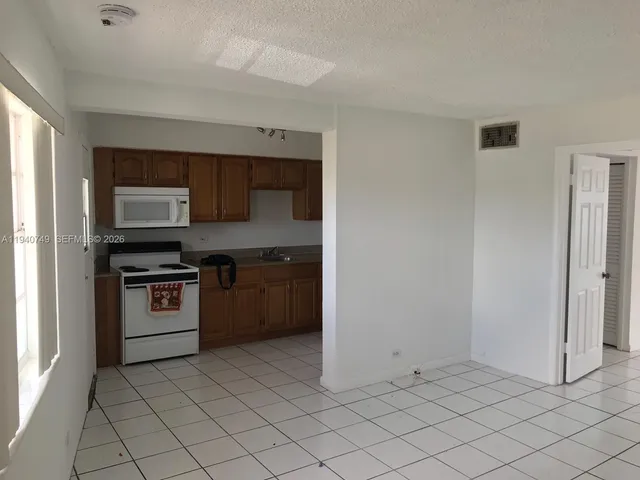 $1,700 | 1610 Northwest N River Drive, Unit 305, Miami, FL 33125