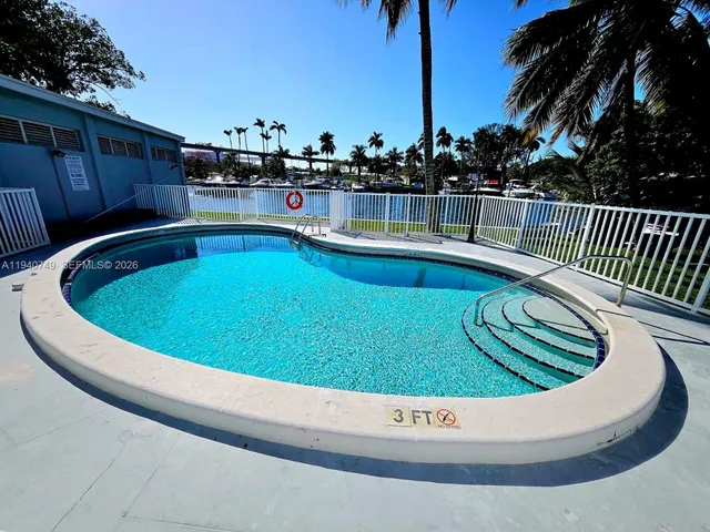 $1,600 | 1610 Northwest N River Drive, Unit 305, Miami, FL 33125