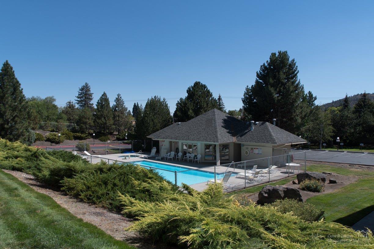 1050 Northeast Butler Market Road, Unit 31 Bend, OR 97701 - Photo 3 of 18 Gallery Image 3