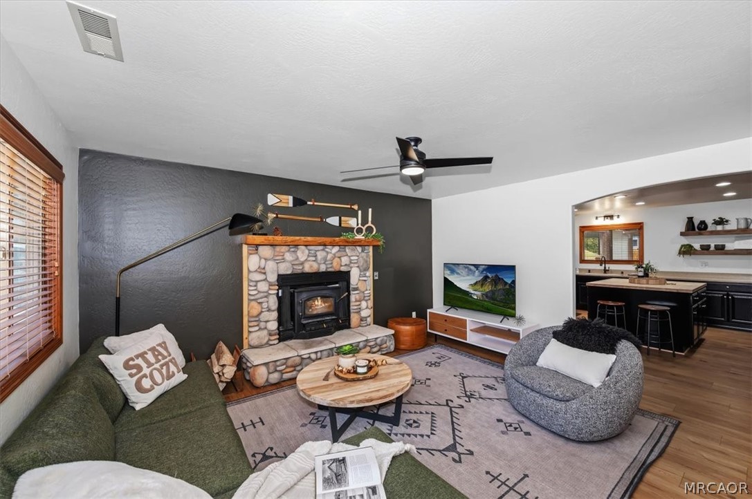 42698 Fox Farm Road Big Bear Lake, CA 92315 - Photo 9 of 46