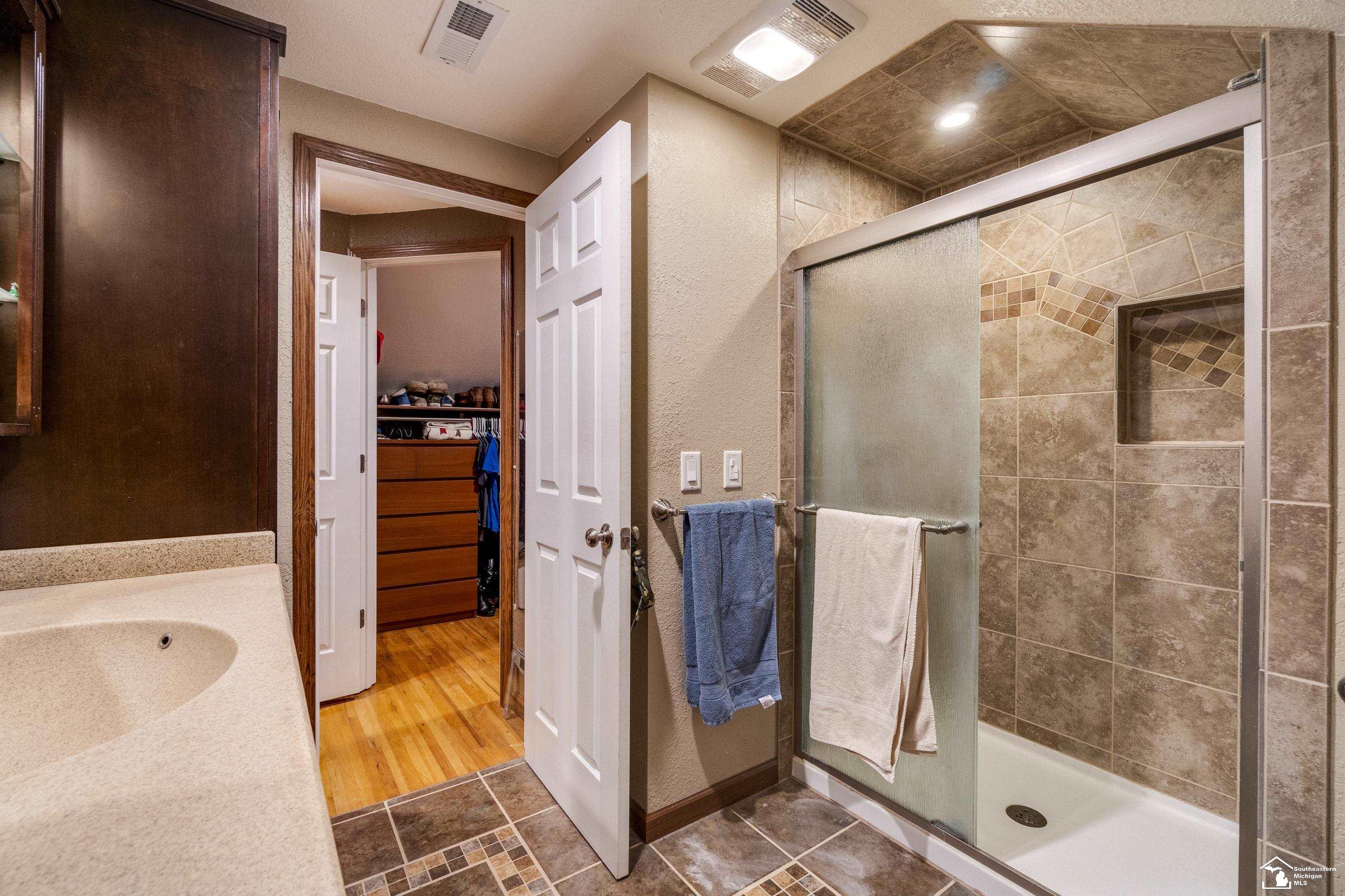 6800 Secor Road Lambertville, MI 48144 - Photo 36 of 58