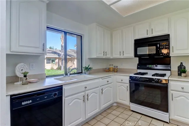 $899,900 | 8566 Sierra Circle, Unit 911D, Huntington Beach, CA 92646