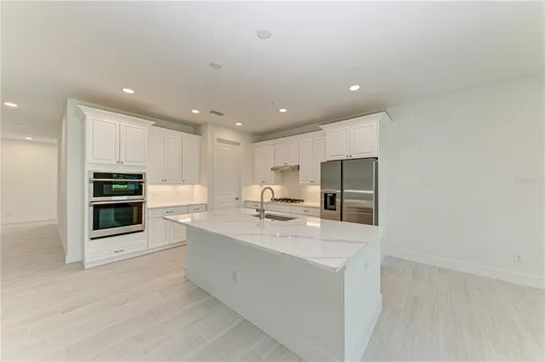 $4,000 | 10016 Rembrandt Terrace, Unit 202, Bradenton, FL 34212