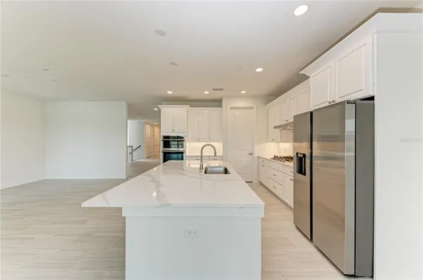 $4,000 | 10016 Rembrandt Terrace, Unit 202, Bradenton, FL 34212