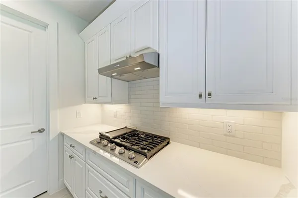 $4,000 | 10016 Rembrandt Terrace, Unit 202, Bradenton, FL 34212