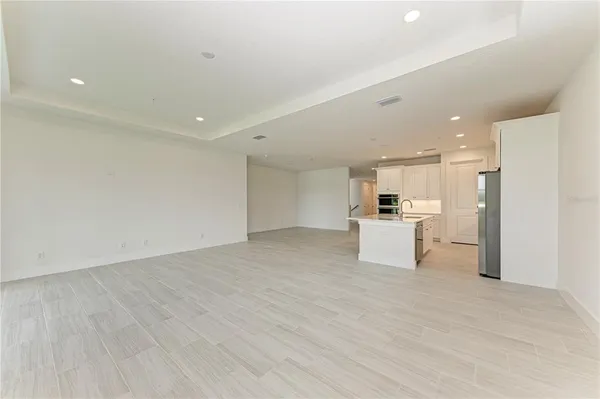 $4,000 | 10016 Rembrandt Terrace, Unit 202, Bradenton, FL 34212