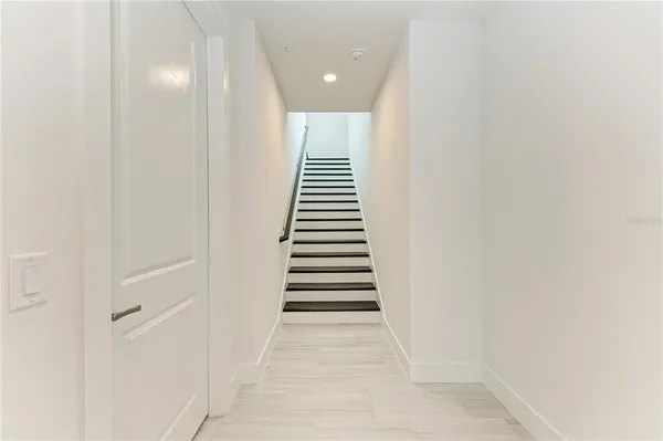 $4,000 | 10016 Rembrandt Terrace, Unit 202, Bradenton, FL 34212