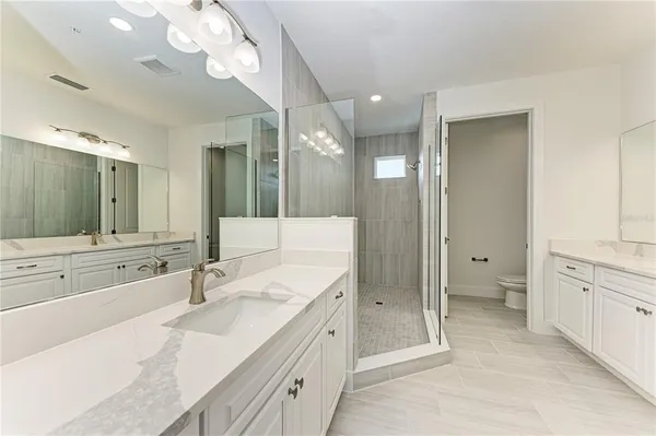 $4,000 | 10016 Rembrandt Terrace, Unit 202, Bradenton, FL 34212