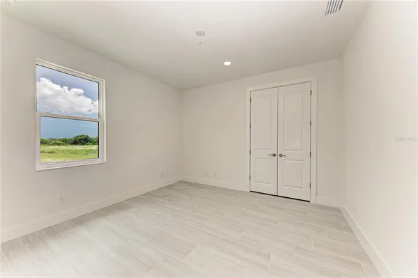 $4,000 | 10016 Rembrandt Terrace, Unit 202, Bradenton, FL 34212