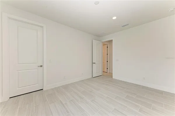 $4,000 | 10016 Rembrandt Terrace, Unit 202, Bradenton, FL 34212