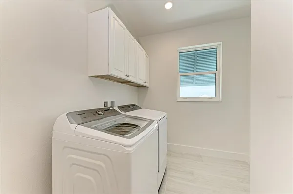 $4,000 | 10016 Rembrandt Terrace, Unit 202, Bradenton, FL 34212