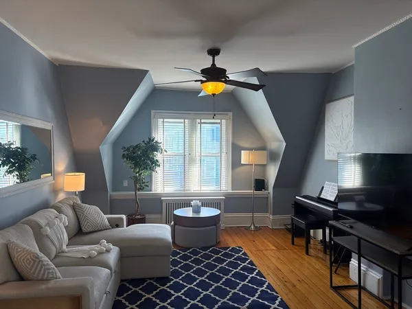 $5,500 | 137-3 Walnut Street, Unit FURNISHED, Brookline, MA 02445