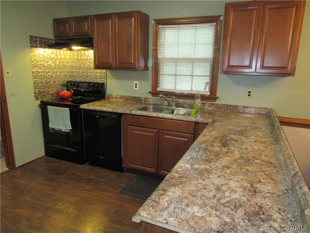 1301 Wilkinson Road Richmond, VA 23227 - Photo 5 of 16 Gallery Image 5
