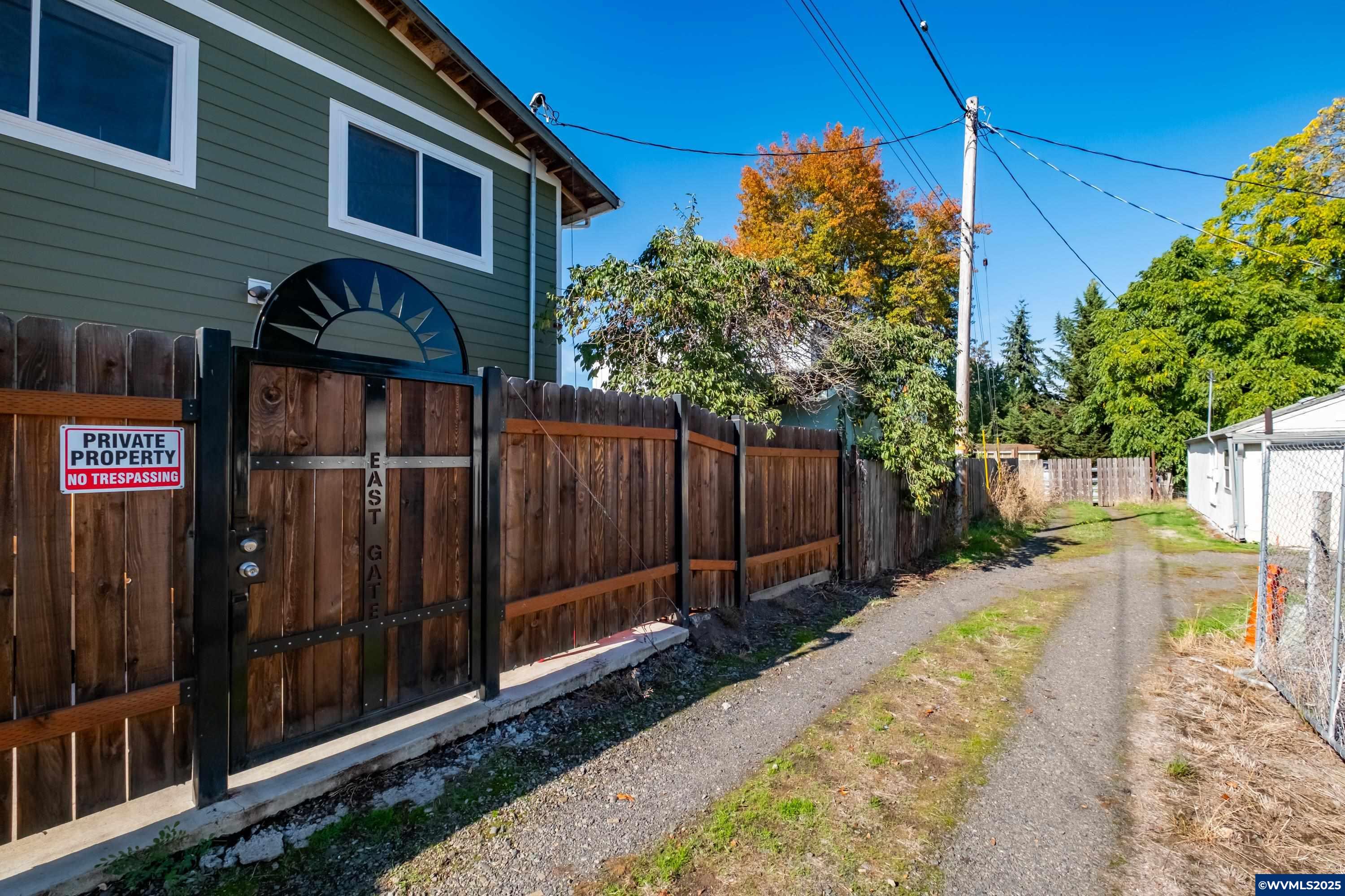 363 South Second Street Lebanon, OR 97355 - Photo 28 of 47