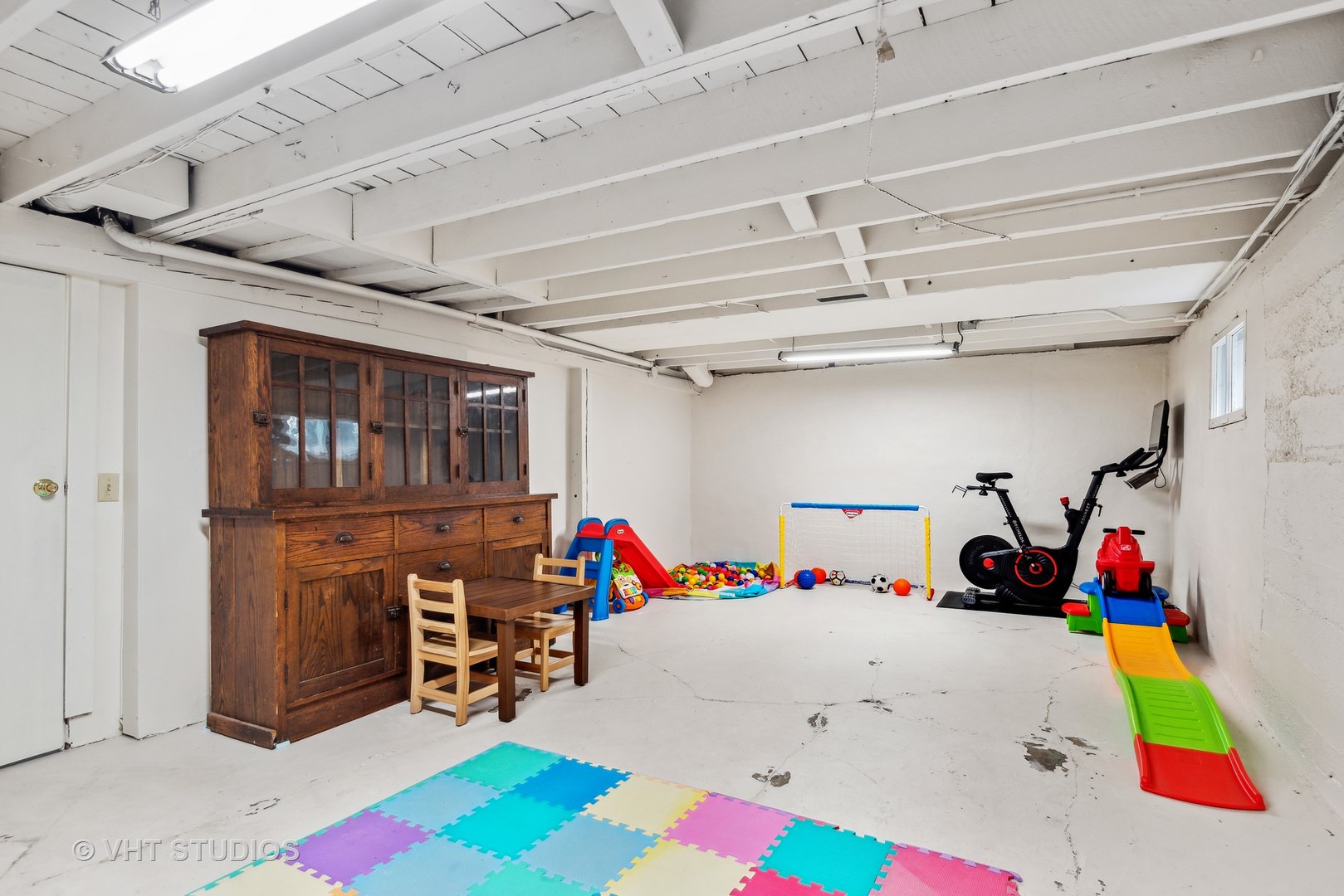 561 Elder Lane Winnetka, IL 60093 - Photo 17 of 26 a view of garage