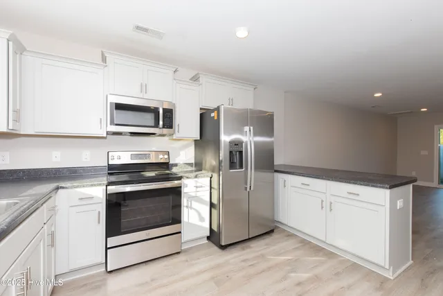 $1,400 | 132 Smallwood Road, Hubert, NC 28539