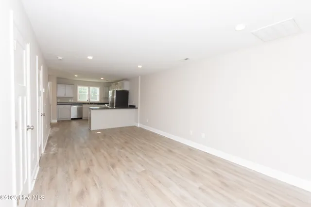 $1,400 | 132 Smallwood Road, Hubert, NC 28539