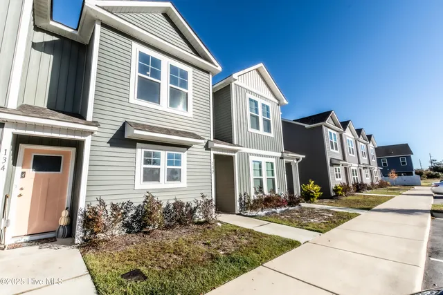 $1,400 | 132 Smallwood Road, Hubert, NC 28539