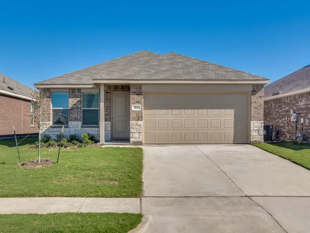 $1,800 | 1511 Falconry Court, Forney, TX 75126