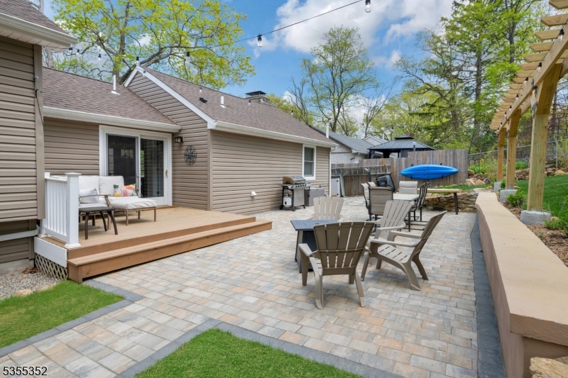 10 Lakeview Road Hopatcong, NJ 07843 - Photo 19 of 24