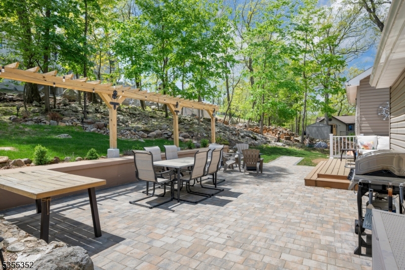 10 Lakeview Road Hopatcong, NJ 07843 - Photo 20 of 24