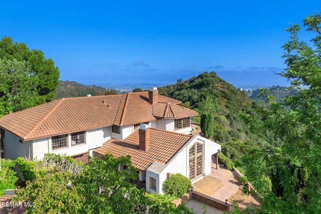 $4,999,000 | 2457 Angelo Drive, Los Angeles, CA 90077