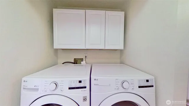 $270,000 | 3935 Northwest Fairway Lane, Unit 2E, Bremerton, WA 98312