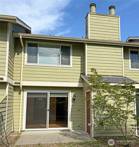 $270,000 | 3935 Northwest Fairway Lane, Unit 2E, Bremerton, WA 98312