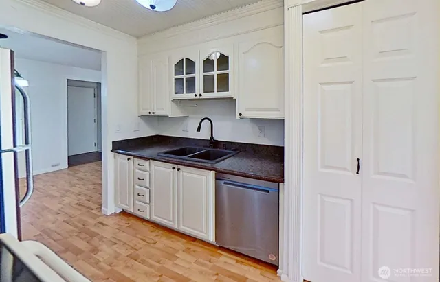 $270,000 | 3935 Northwest Fairway Lane, Unit 2E, Bremerton, WA 98312