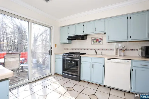 $4,600 | 173 Willowdale Avenue, Montclair, NJ 07042