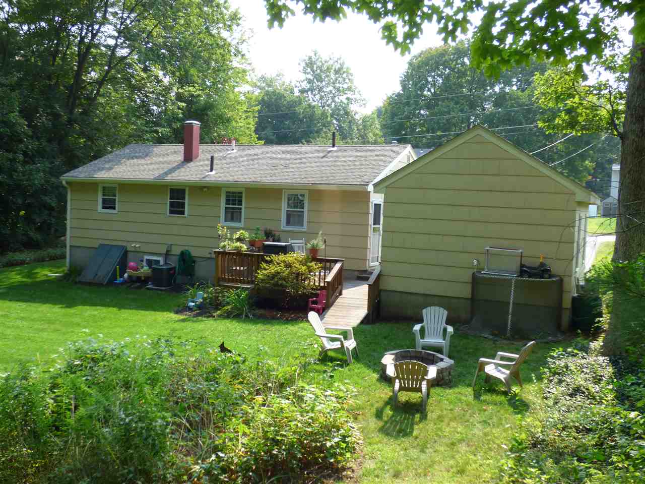 26 Cambridge Road Nashua, NH 03062 - Photo 4 of 40