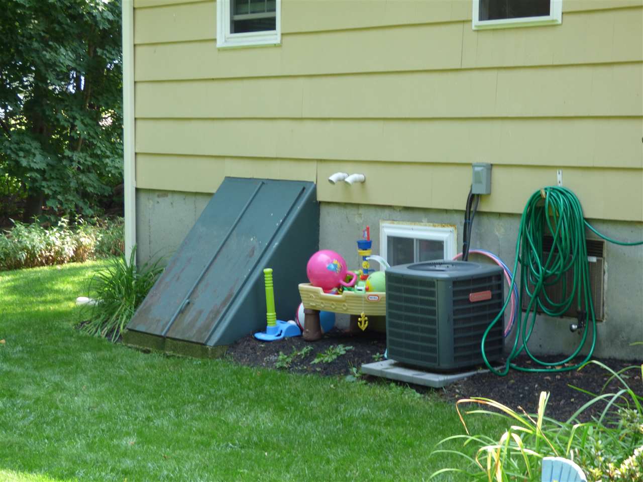 26 Cambridge Road Nashua, NH 03062 - Photo 8 of 40