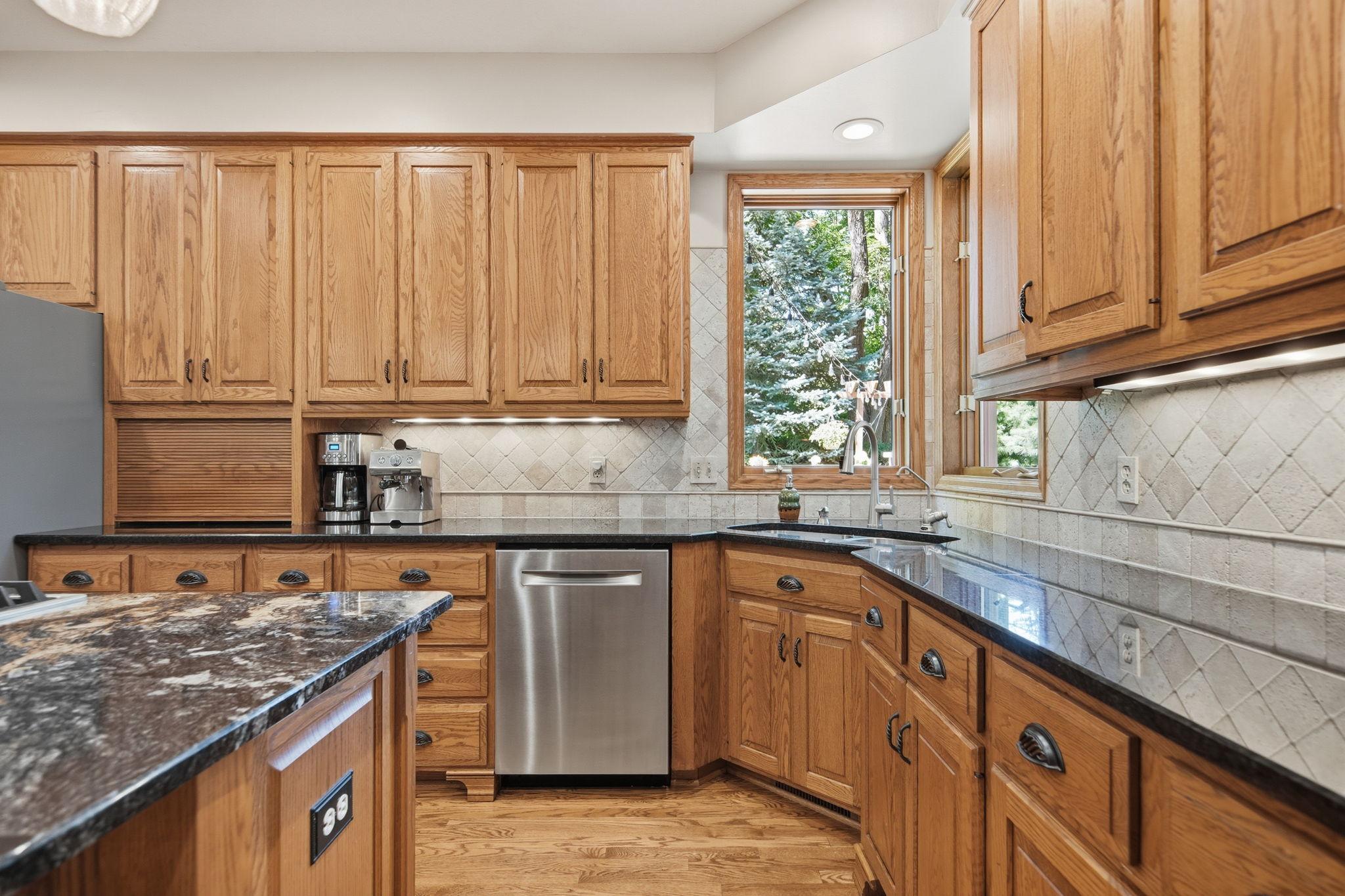 699 Bridle Ridge Road Eagan, MN 55123 - Photo 7 of 77