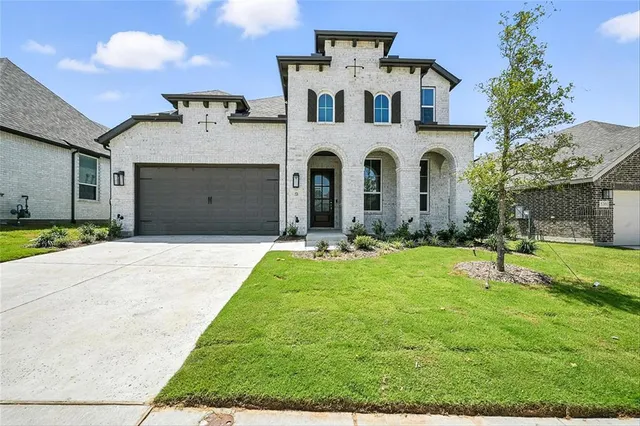 $579,999 | 526 Red Barn Drive, Van Alstyne, TX 75495