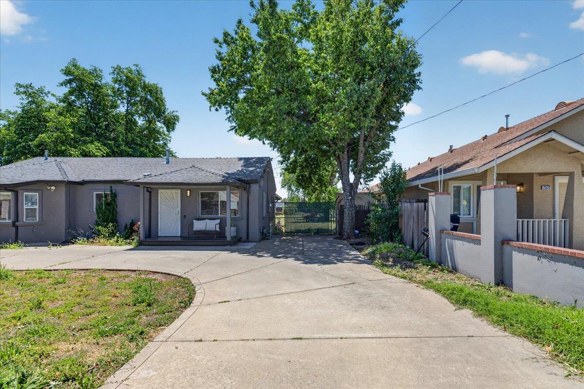 7524 Fruitridge Road Sacramento, CA 95820 - Photo 3 of 35