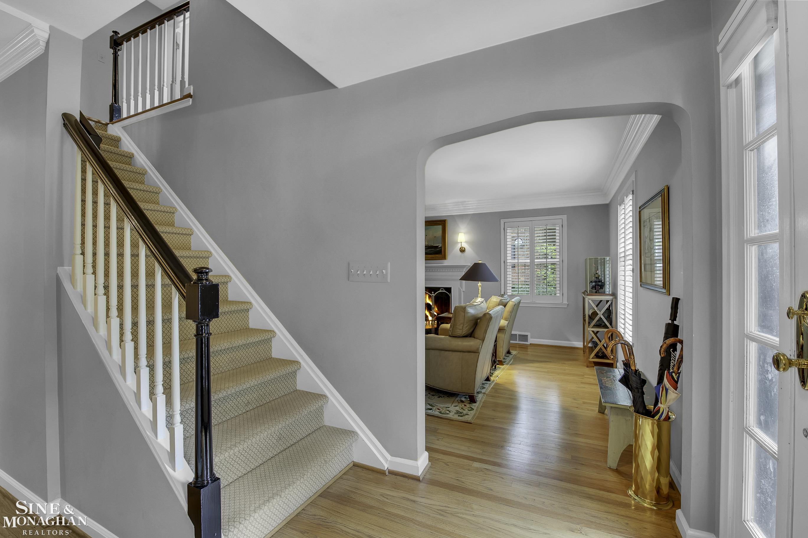 1042 Bishop Road Grosse Pointe, MI 48230 - Photo 3 of 53 50123710-2.JPG