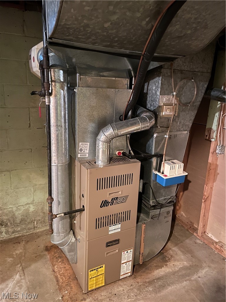 4018 Dover Road Youngstown, OH 44511 - Photo 24 of 31 View of utility room