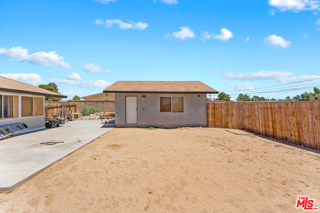 15361 Mondamon Road Apple Valley, CA 92307 - Photo 47 of 56