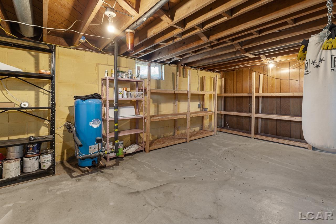 3904 Deerfield Road Adrian, MI 49221 - Photo 28 of 40 50147316-c2a68785-a606-48db-b48a-9632441a44cf.JPG