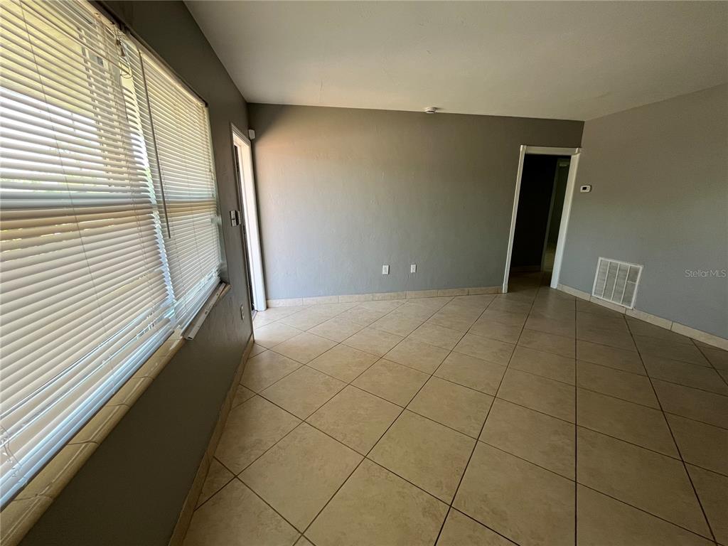 2154 Inner Cass Circle Sarasota, FL 34231 - Photo 11 of 28