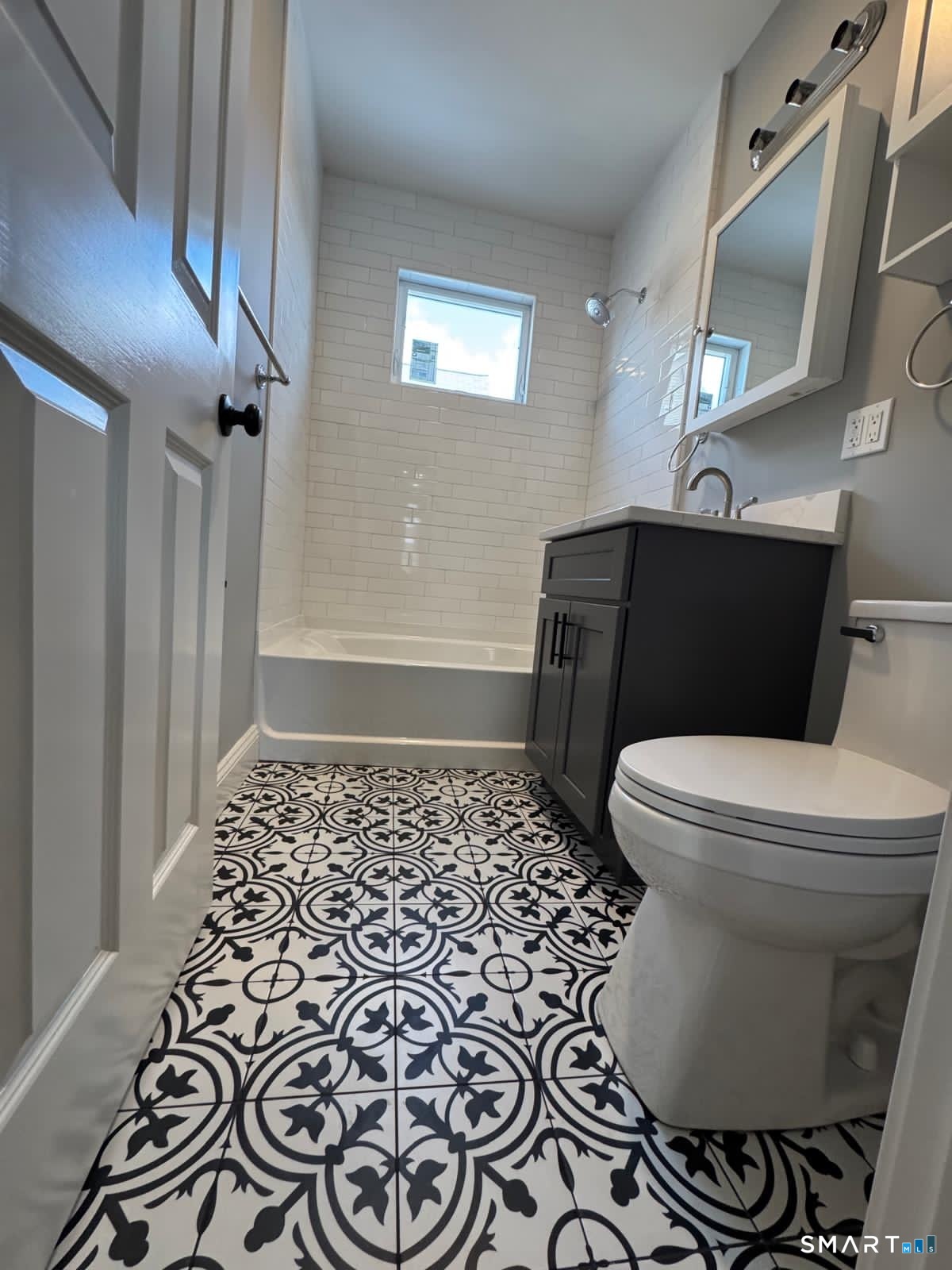 162 Fox Street, Unit 2 Bridgeport, CT 06605 - Photo 16 of 23 a bathroom with a toilet and a shower