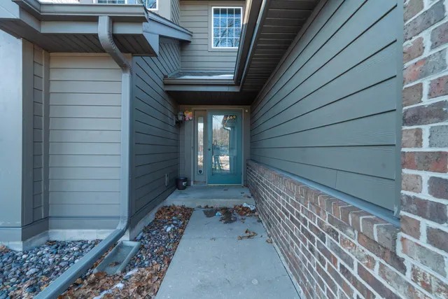 $330,000 | 18775 Brookfield Lake Drive, Unit 8, Brookfield, WI 53045